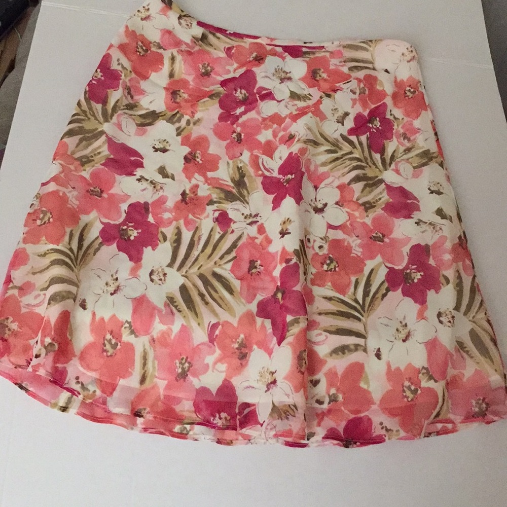 Geoffrey Beene Beautiful Skirt Size 10 Floral